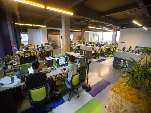 鄂州旧楼房粘钢加固工程